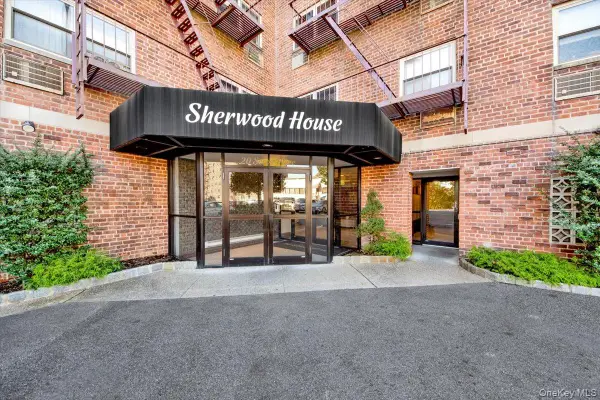 20 Secor Place #2T, Yonkers, NY 10704