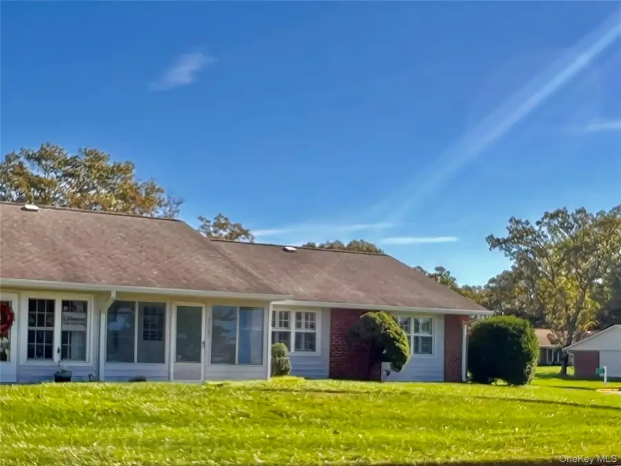 22B Guilford Court #22B, Ridge, NY 11961 - Image #2