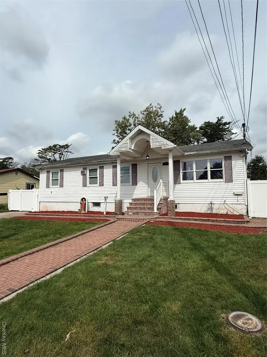 11 Taft Street, Brentwood, NY 11717 - Image #2