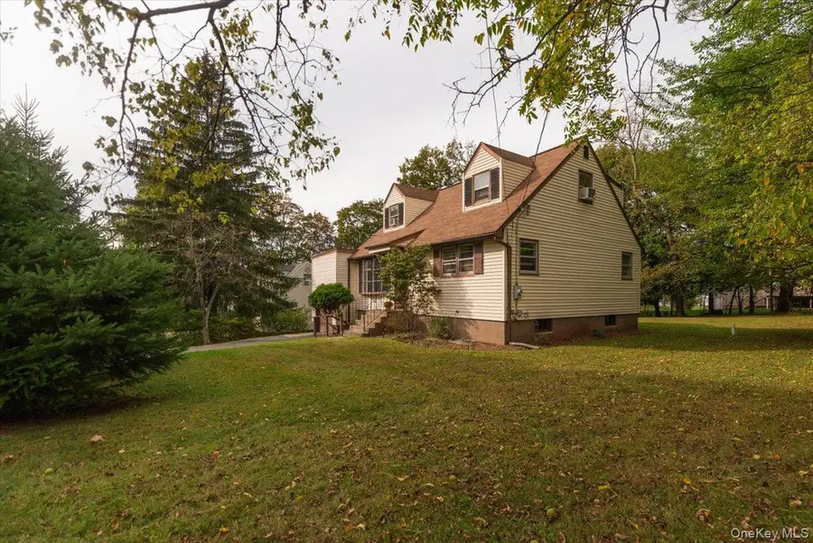 160 E Willow Tree Road, Spring Valley, NY 10977 - Image #3