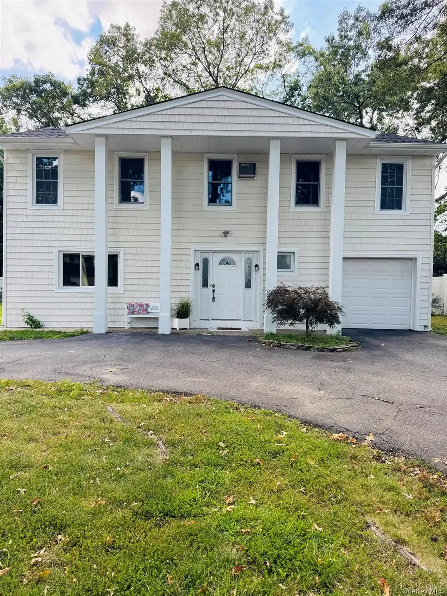 36 Pinewood Drive, Commack, NY 11725 - Image #2