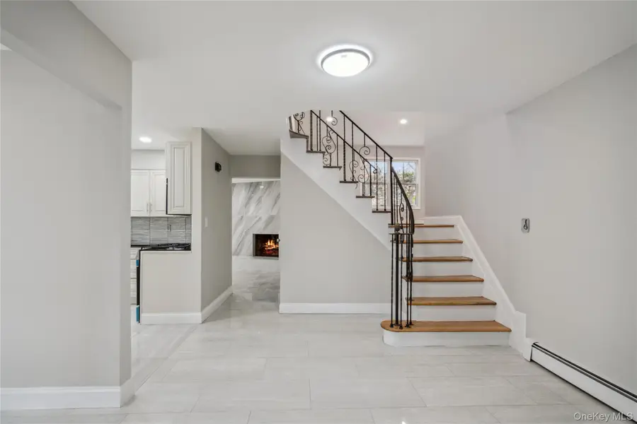 36 Pinewood Drive, Commack, NY 11725 - Image #3