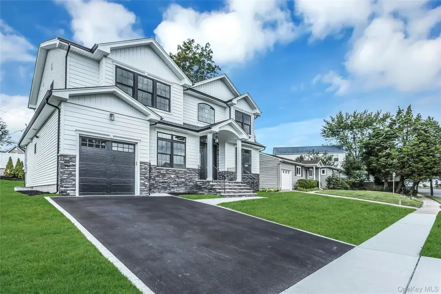 22 Cheshire Avenue, Syosset, NY 11791 - Image #2