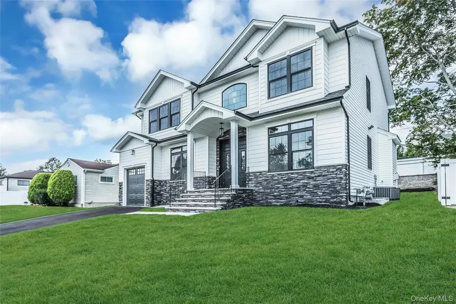 22 Cheshire Avenue, Syosset, NY 11791 - Image #3