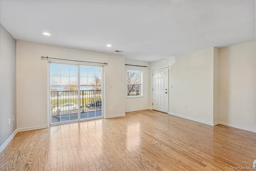 122-16 Powells Cove Boulevard #123, College Point, NY 11356 - Image #3