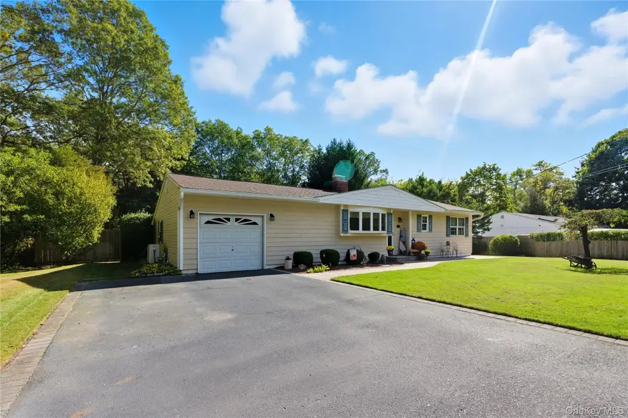 347 Wading River Road, Manorville, NY 11949 - Image #2