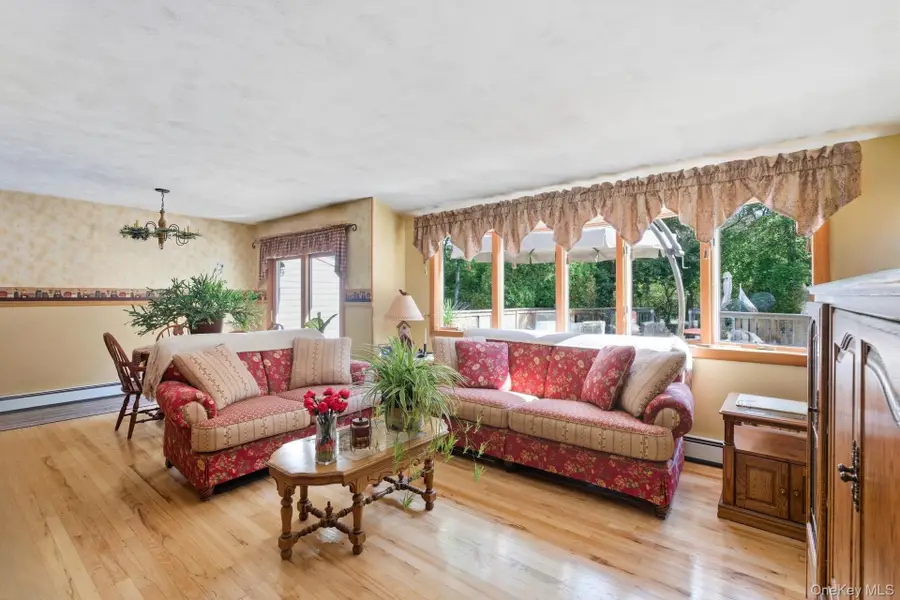 347 Wading River Road, Manorville, NY 11949 - Image #3