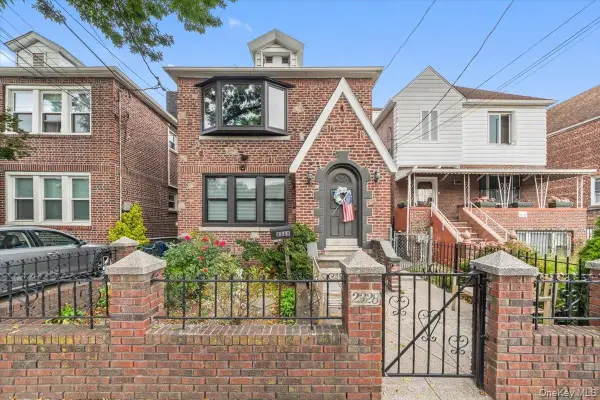 2328 Esplanade, Bronx, NY 10469