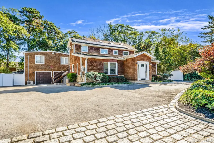 7 Albermarle Avenue, Holtsville, NY 11742 - Image #3