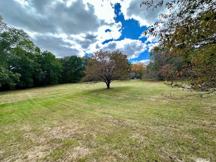 2003 Midlane S, Muttontown, NY 11791 - Image #2