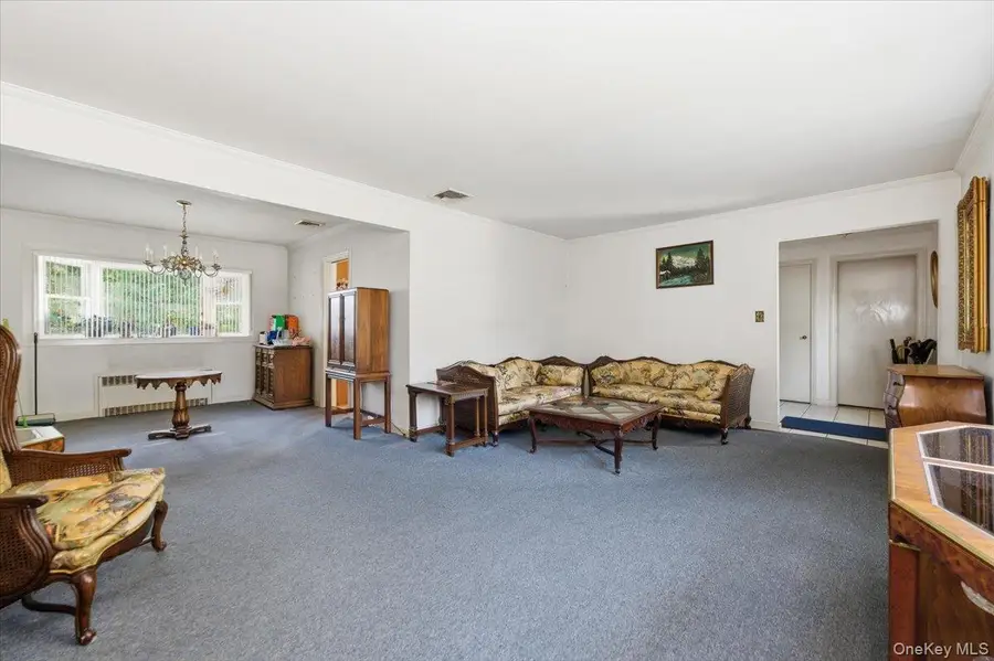 1620 Blenheim Road, Rockville Centre, NY 11570 - Image #3