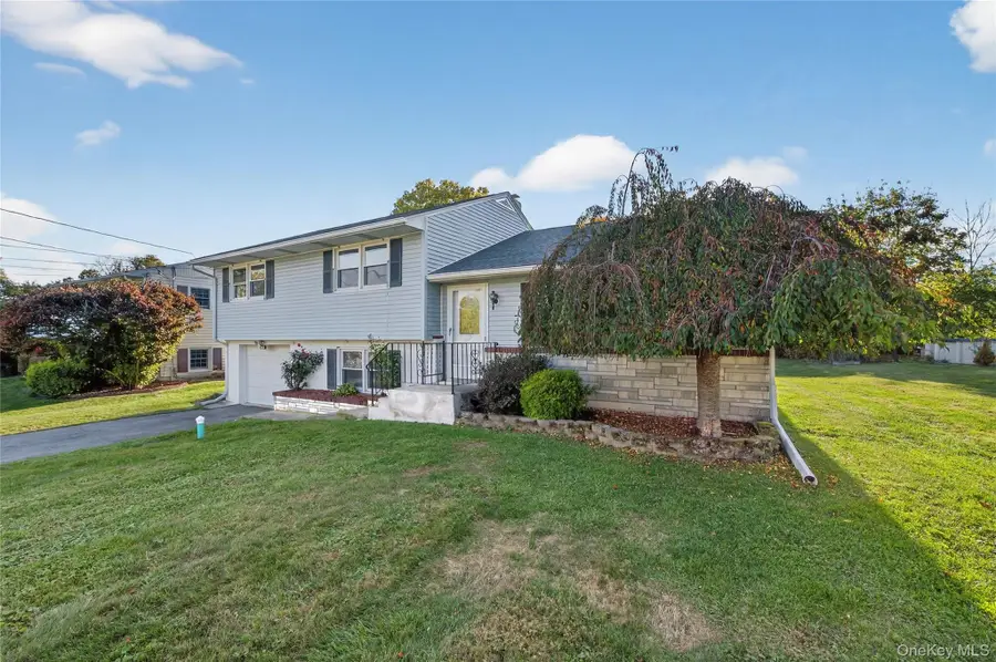 223 Margo Street, New Windsor, NY 12553 - Image #2