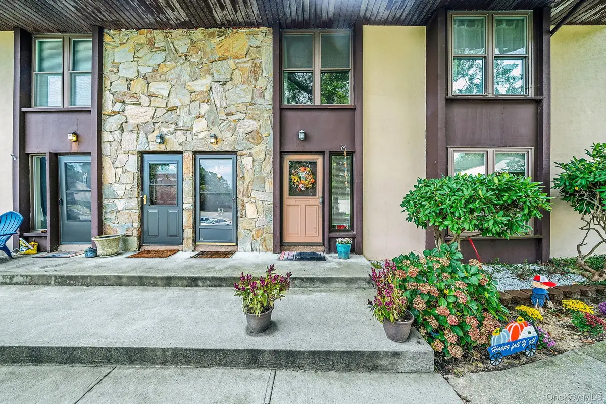 11 Poplar Court #B20, Selden, NY 11784 - Image #1