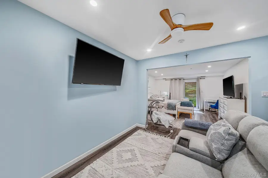 11 Poplar Court #B20, Selden, NY 11784 - Image #2