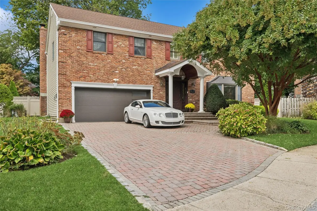 18 Knoll Lane, Glen Head, NY 11545 - Image #1