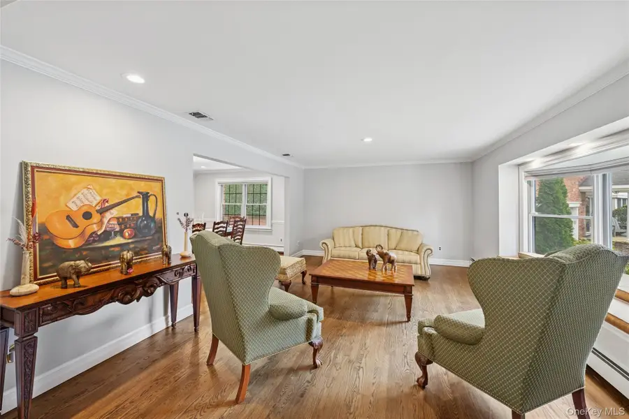 18 Knoll Lane, Glen Head, NY 11545 - Image #2