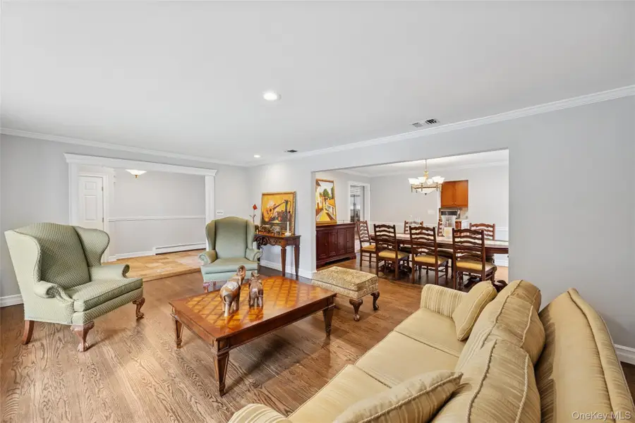 18 Knoll Lane, Glen Head, NY 11545 - Image #3