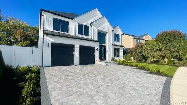 7 Crescent Cove Drive, Seaford, NY 11783 - Image #1