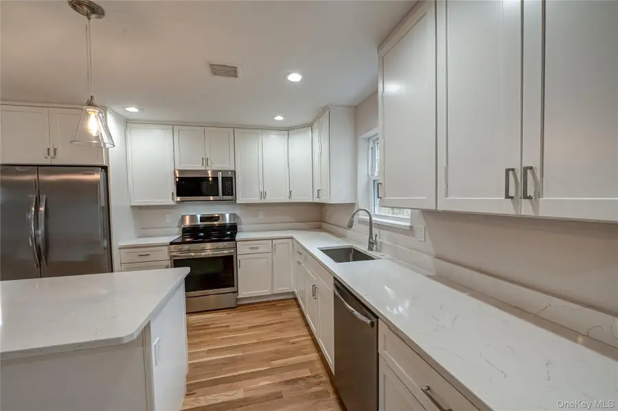 4 Forest Avenue, Port Jefferson Station, NY 11776 - Image #3