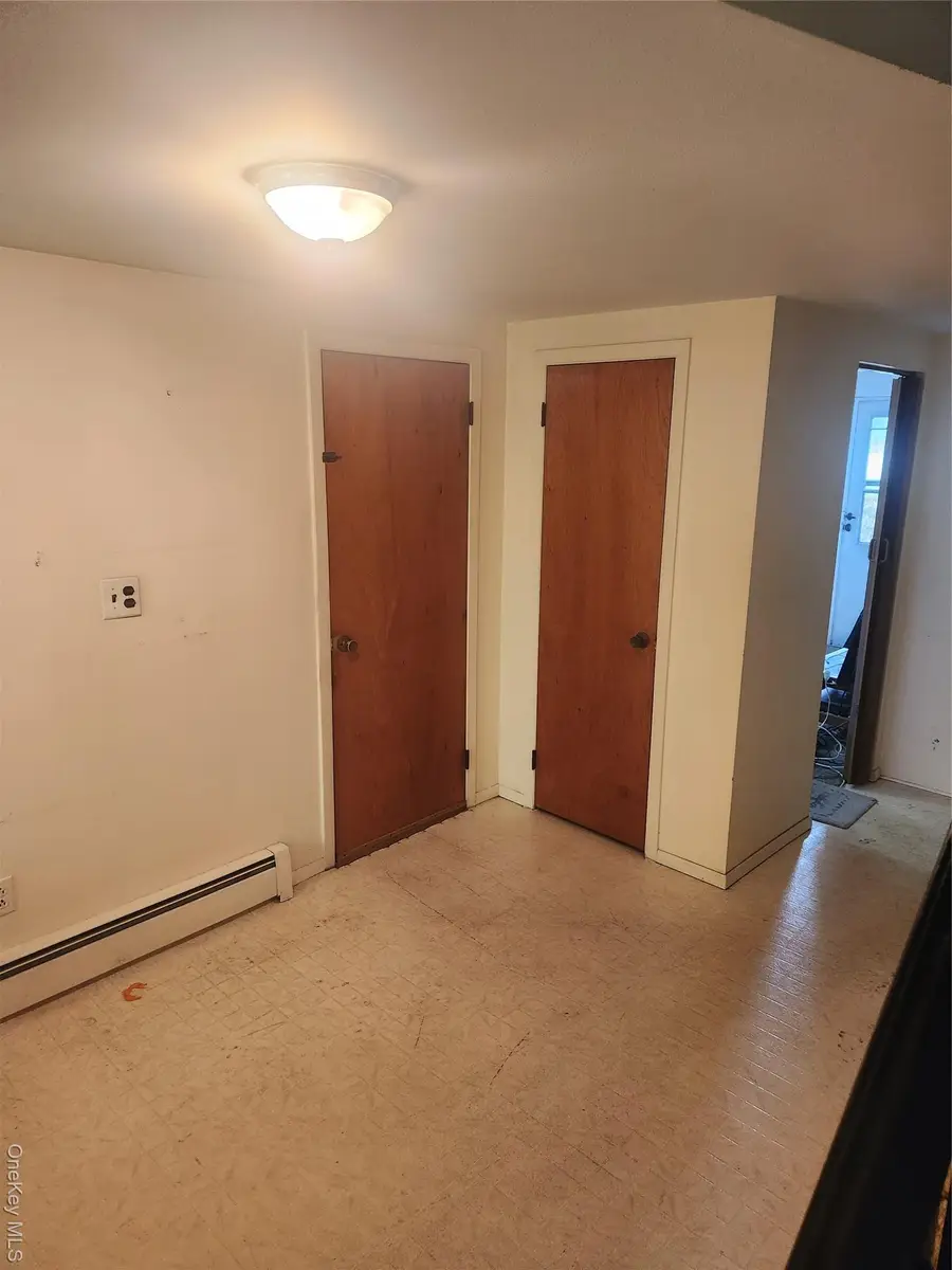 47 15th Avenue, West Babylon, NY 11704 - Image #3