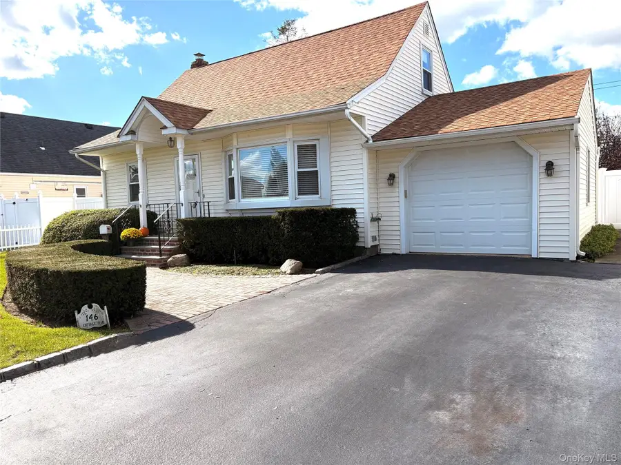 146 Cottage Boulevard, Hicksville, NY 11801 - Image #3