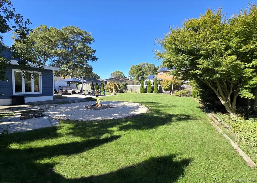 33 Sherwood Drive, Mastic Beach, NY 11951 - Image #3