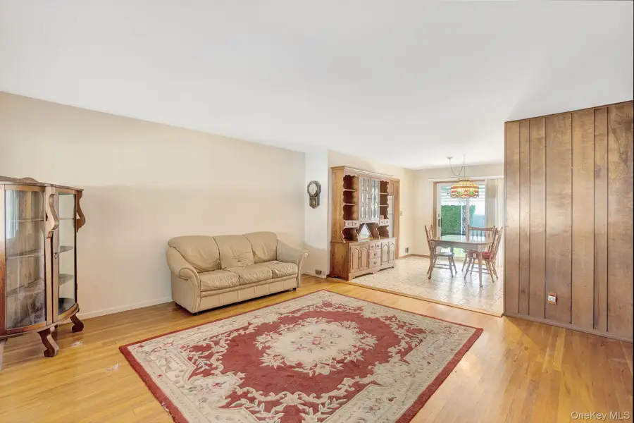 58 Lehigh Lane, Hicksville, NY 11801 - Image #3