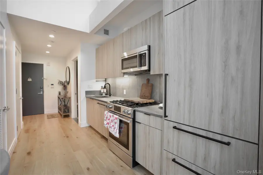 2416 Queens Plaza S #2D, Long Island City, NY 11101 - Image #2