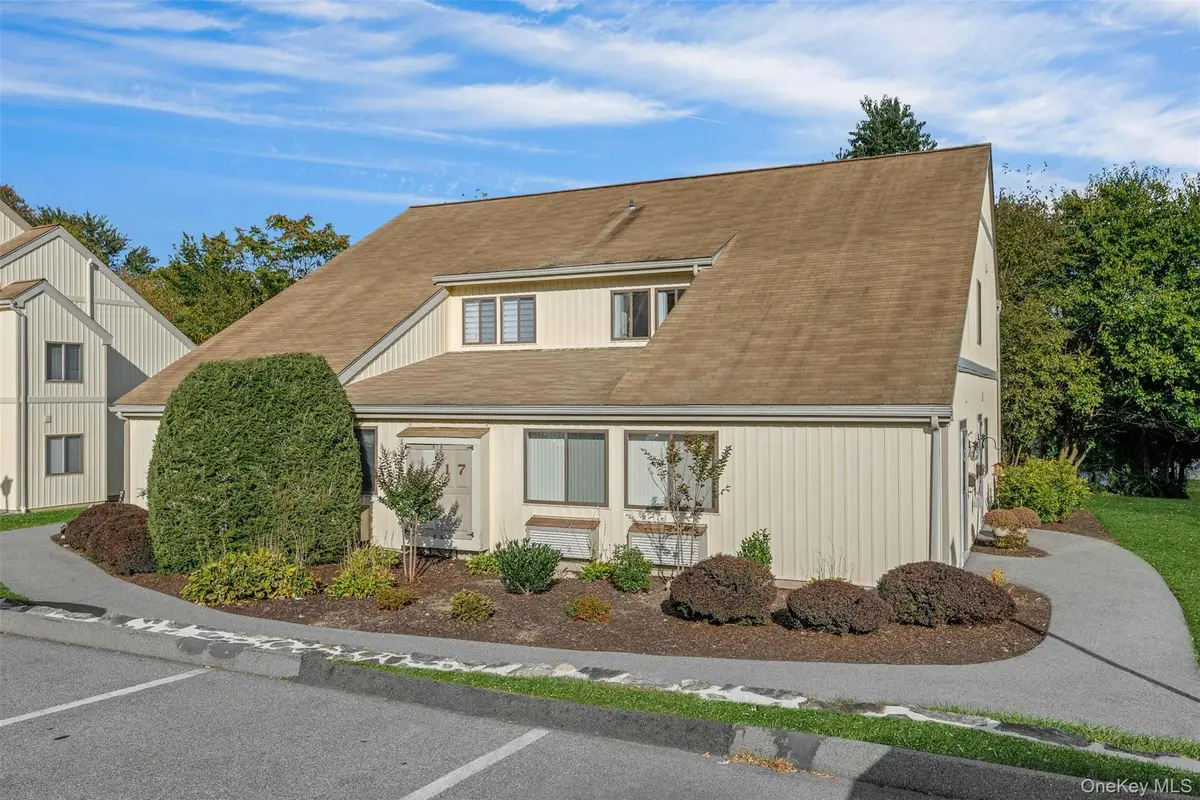 17 Cromwell Place #B, Mohegan Lake, NY 10547 - Image #1