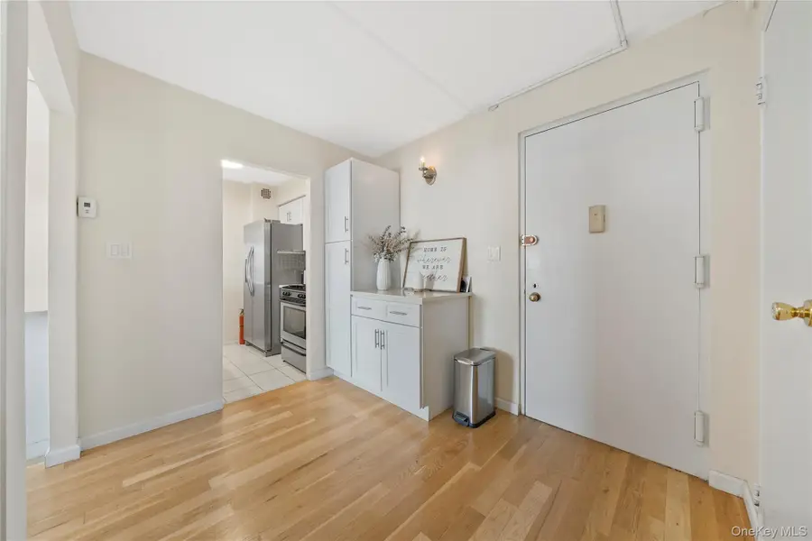 135 Post Avenue #6O, Westbury, NY 11590 - Image #3