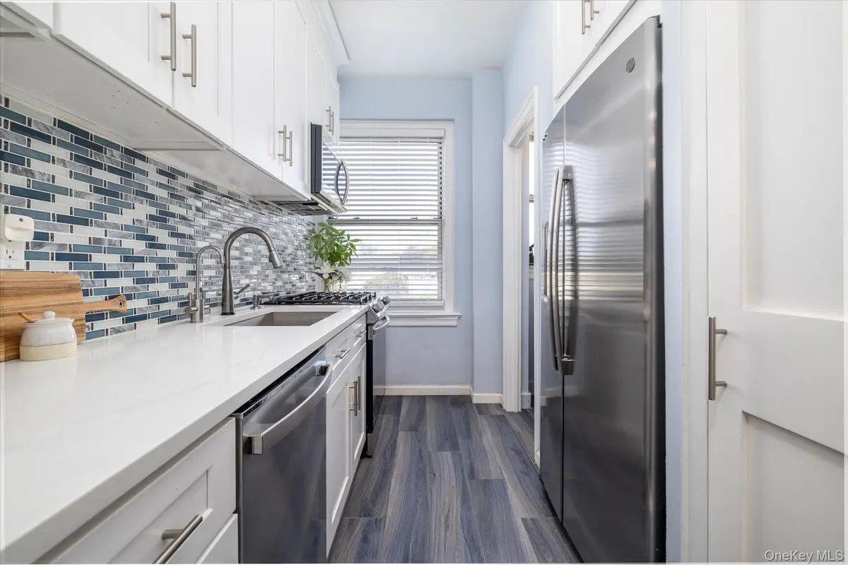 8 Barstow Road #4J, Great Neck, NY 11021 - Image #1