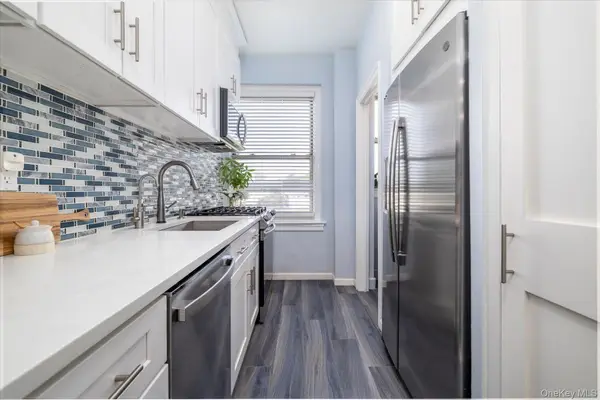 8 Barstow Road #4J, Great Neck, NY 11021