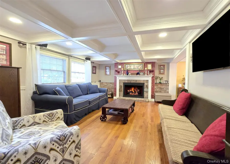 8 Stalker Lane, Setauket, NY 11733 - Image #3