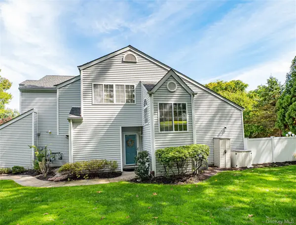 18 Beekman Place, Islandia, NY 11749