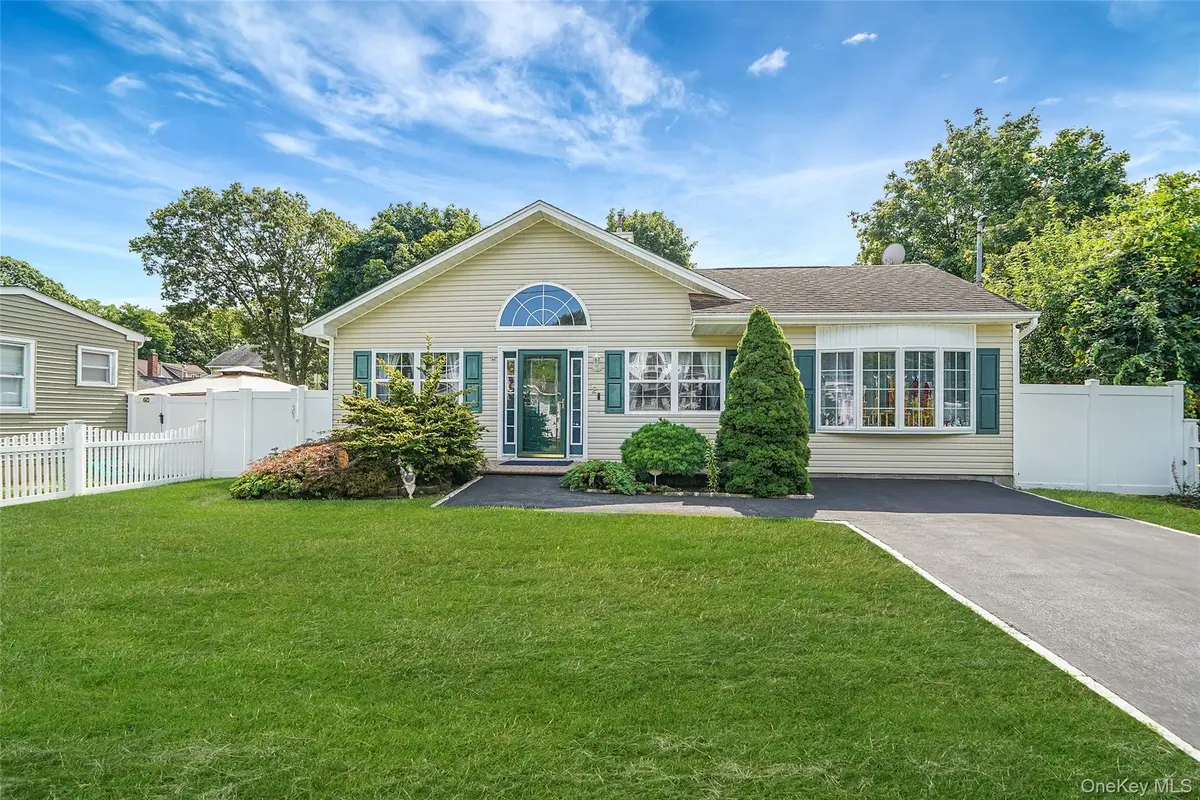 12 Edwin Street, Bay Shore, NY 11706 - Image #1