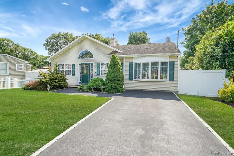 12 Edwin Street, Bay Shore, NY 11706 - Image #3