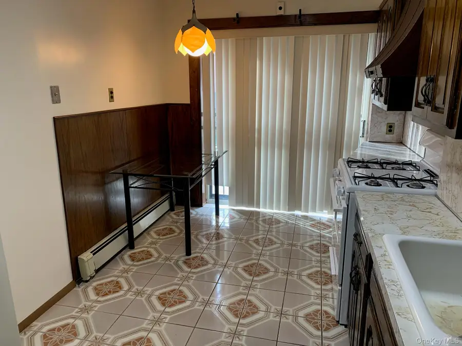 7704 85th Street, Glendale, NY 11385 - Image #3