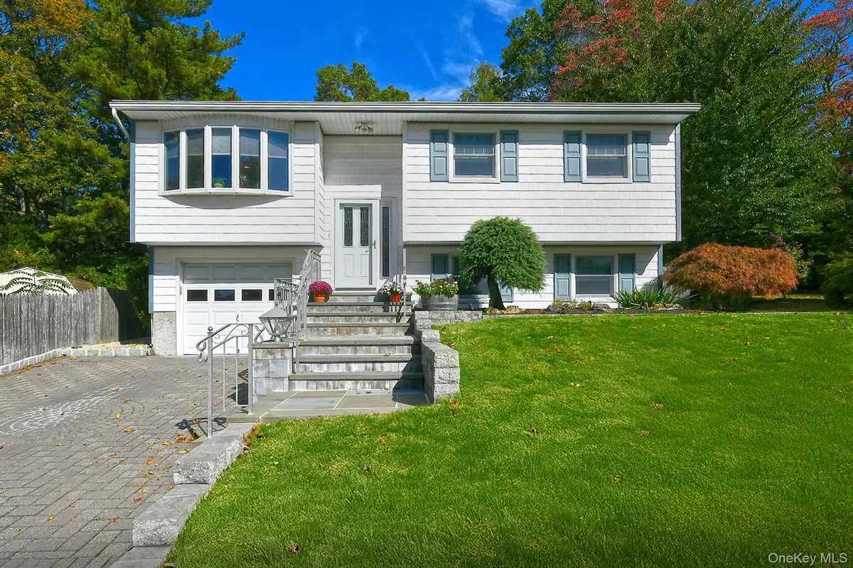 7 Cardiff Court, Huntington Station, NY 11746 - Image #1