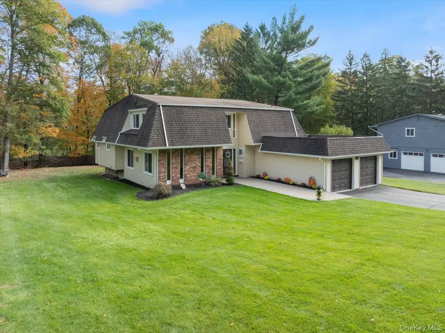 107 Tennyson Drive, Nanuet, NY 10954 - Image #2