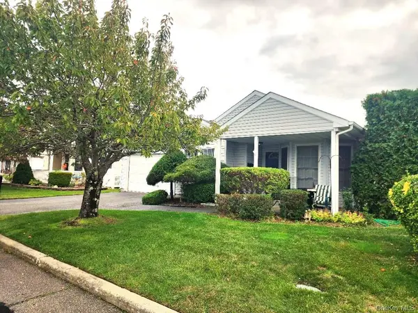 1 Willow Court, Manorville, NY 11949