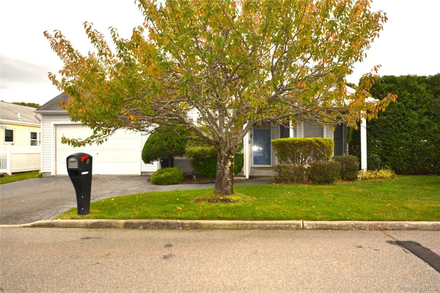 1 Willow Court, Manorville, NY 11949 - Image #2