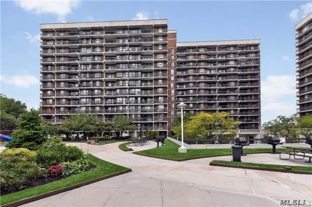 152-18 Union Turnpike #8 F, Flushing, NY 11367 - Image #3