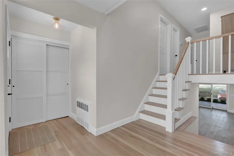 19 Millford Drive, Locust Valley, NY 11560 - Image #3