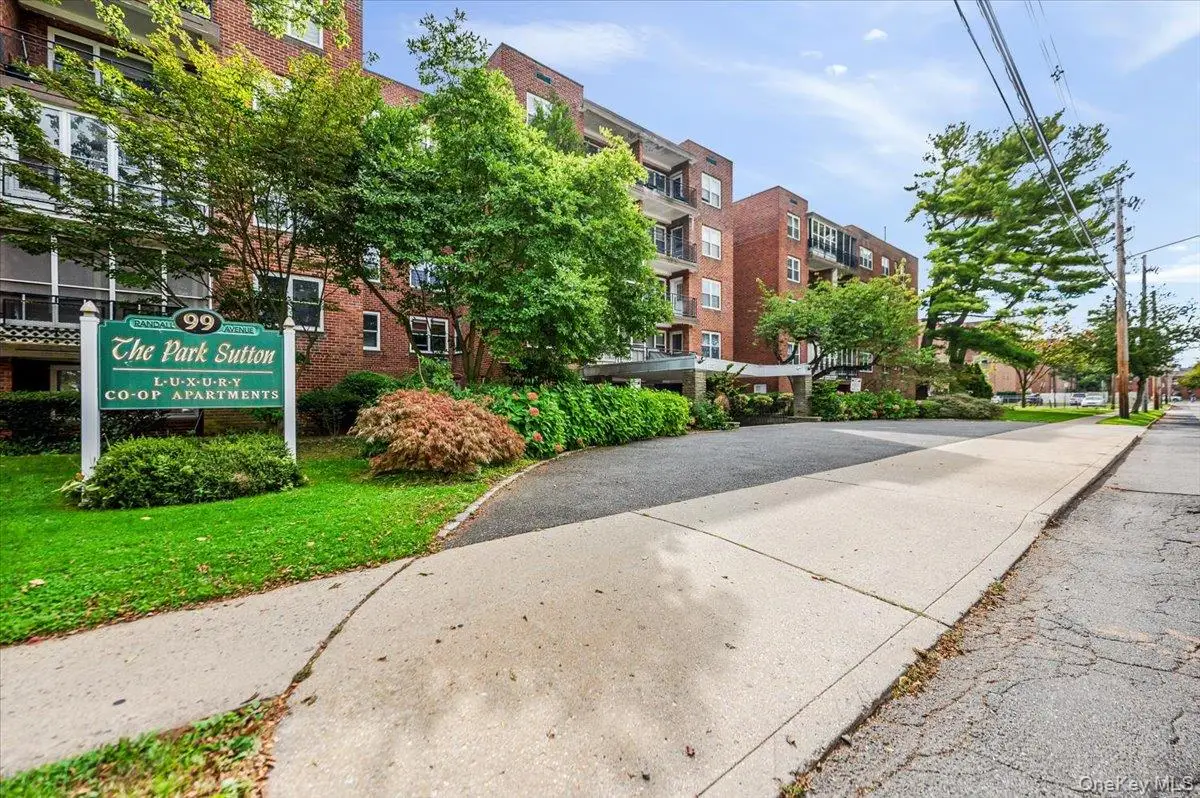 99 Randall Avenue #2-J, Freeport, NY 11520 - Image #1