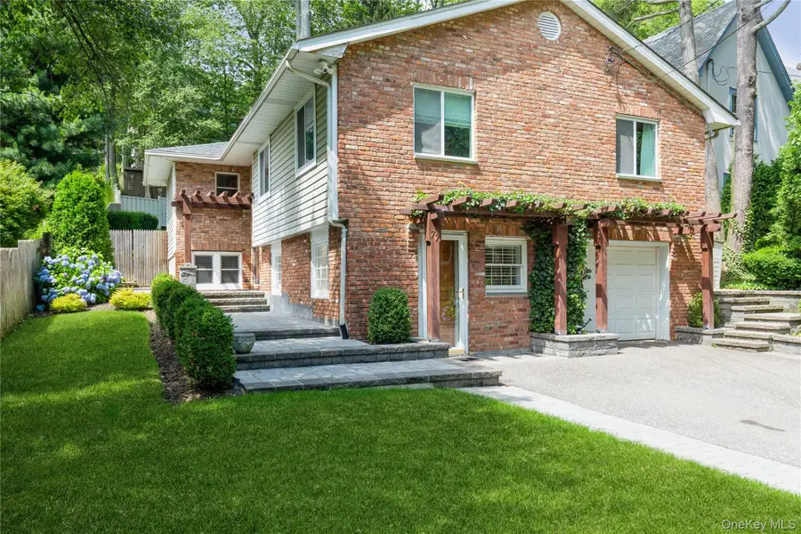 77 Abbott Drive, Halesite, NY 11743 - Image #2