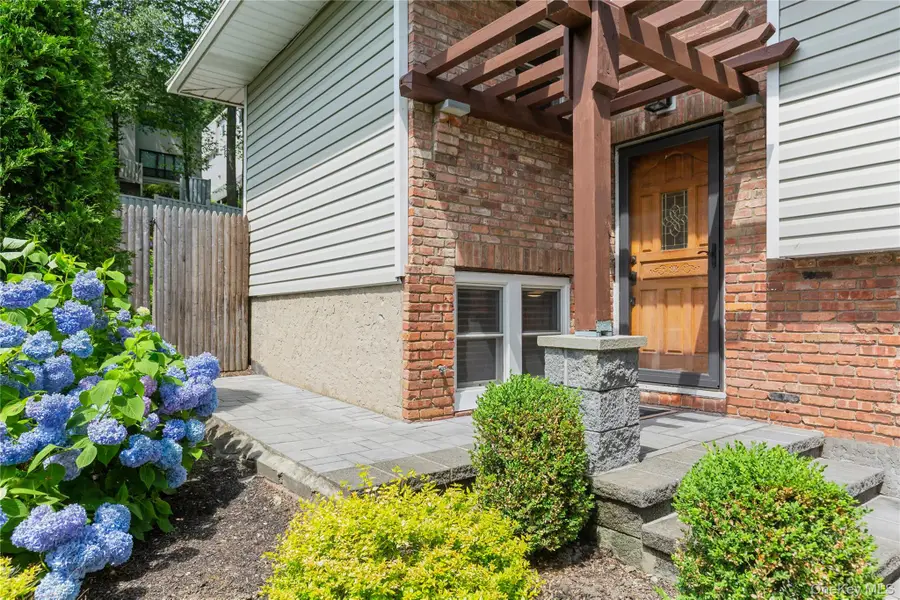 77 Abbott Drive, Halesite, NY 11743 - Image #3