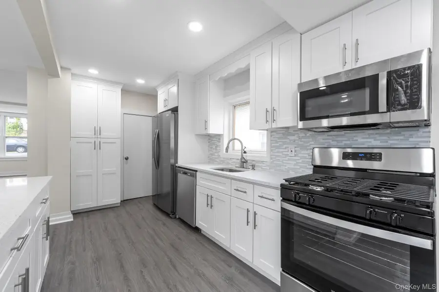 36 N Perkins Avenue, Elmsford, NY 10523 - Image #2