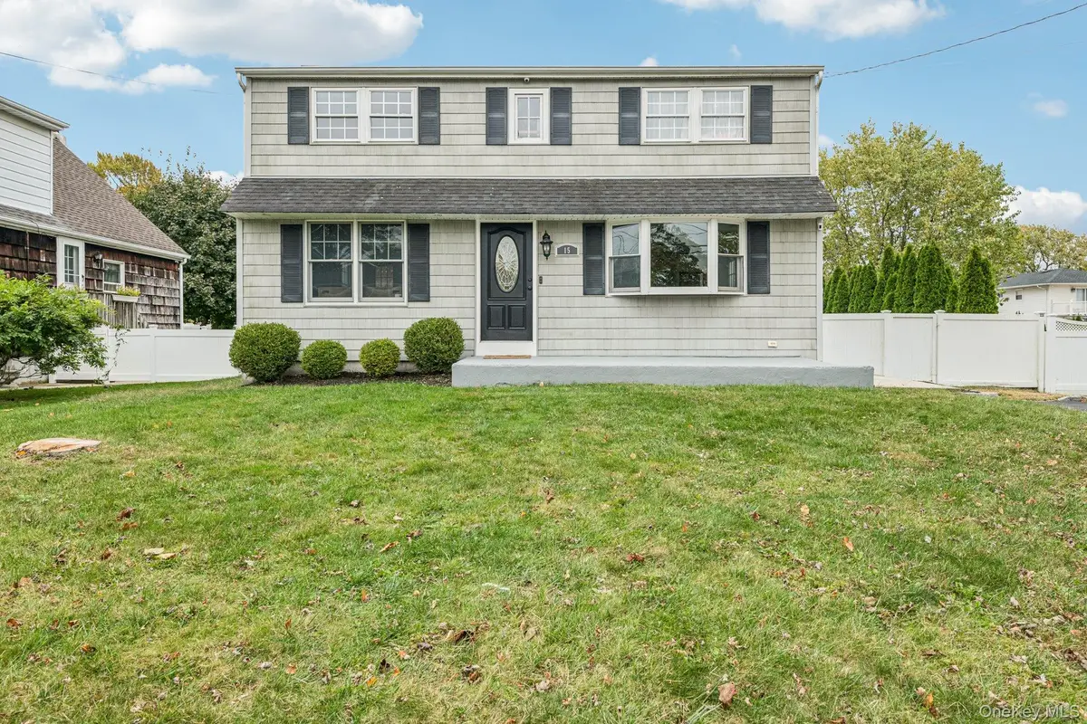 15 Palm Street, Lindenhurst, NY 11757 - Image #1