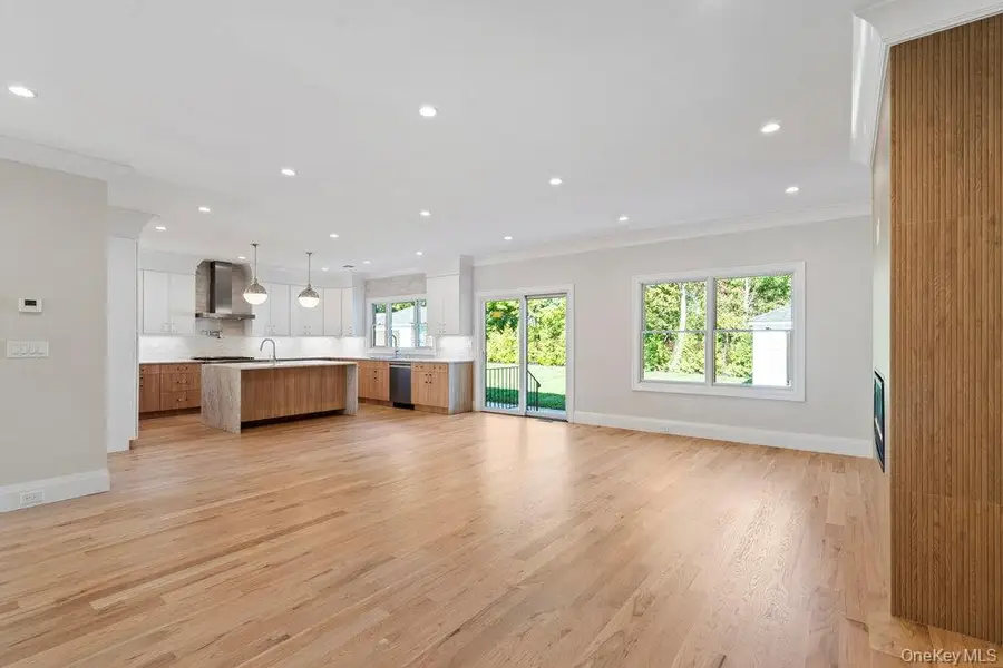 51 Netz Place, Albertson, NY 11507 - Image #3