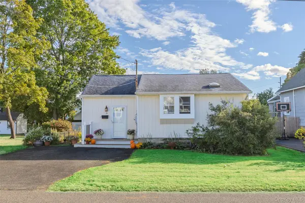 26 Sawyer Avenue, West Babylon, NY 11704